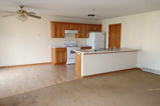 Building Photo - 301 8th Ave W