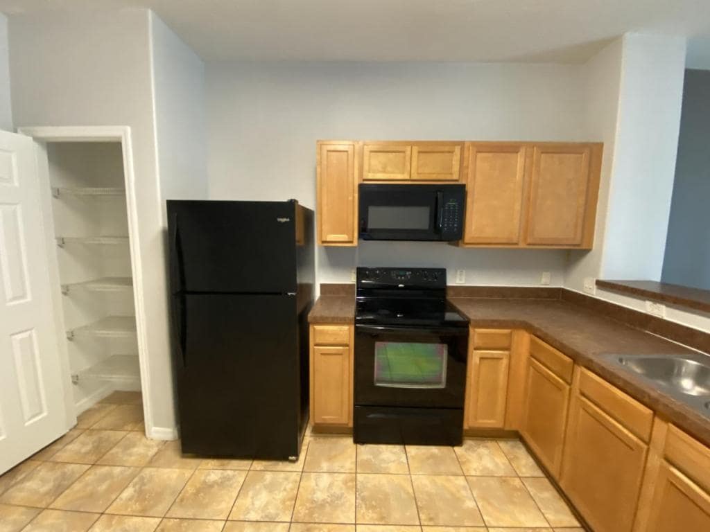 Primary Photo - 2654 Mayaguana St