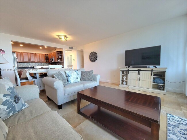 Building Photo - 3505 S Ocean Dr