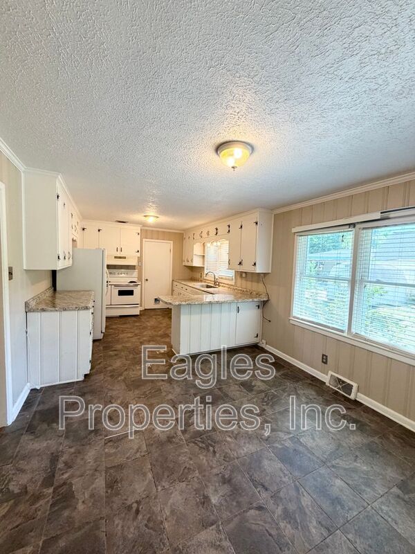 Building Photo - 500 N Audubon Ave