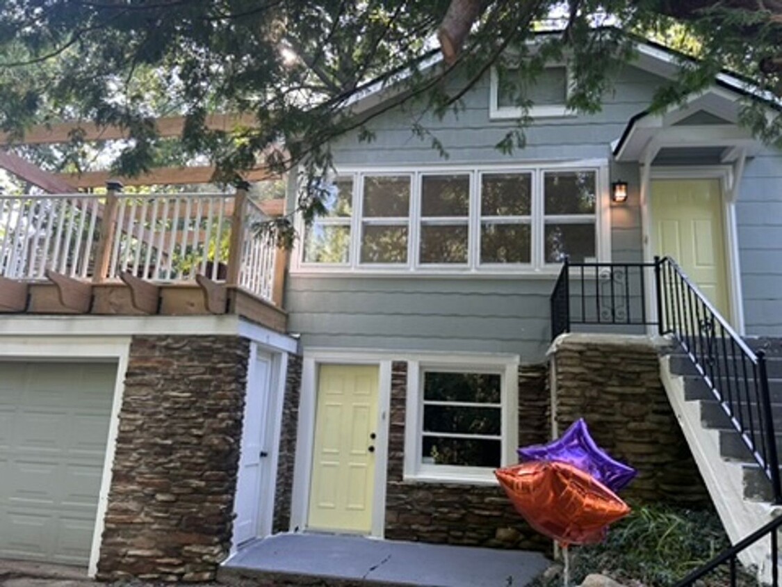 Primary Photo - Cute 2 Bedroom Home in West Bloomfield