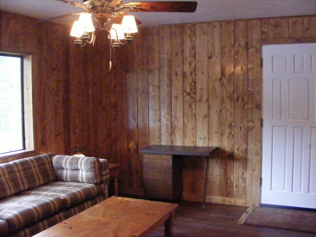 Building Photo - 26485 Crystal Rd