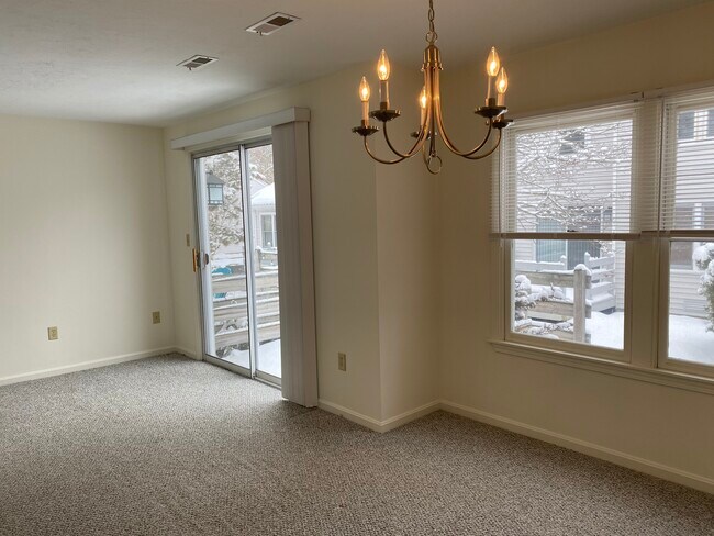 Building Photo - 27 Whittier Ln