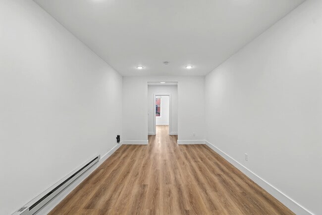 Building Photo - 929 Willow Ave