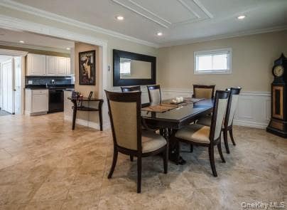 Foto del edificio - 2 Fairfield Rd