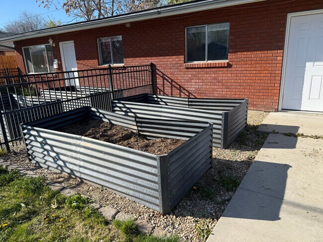 Foto del edificio - 808 E Sherman Ave