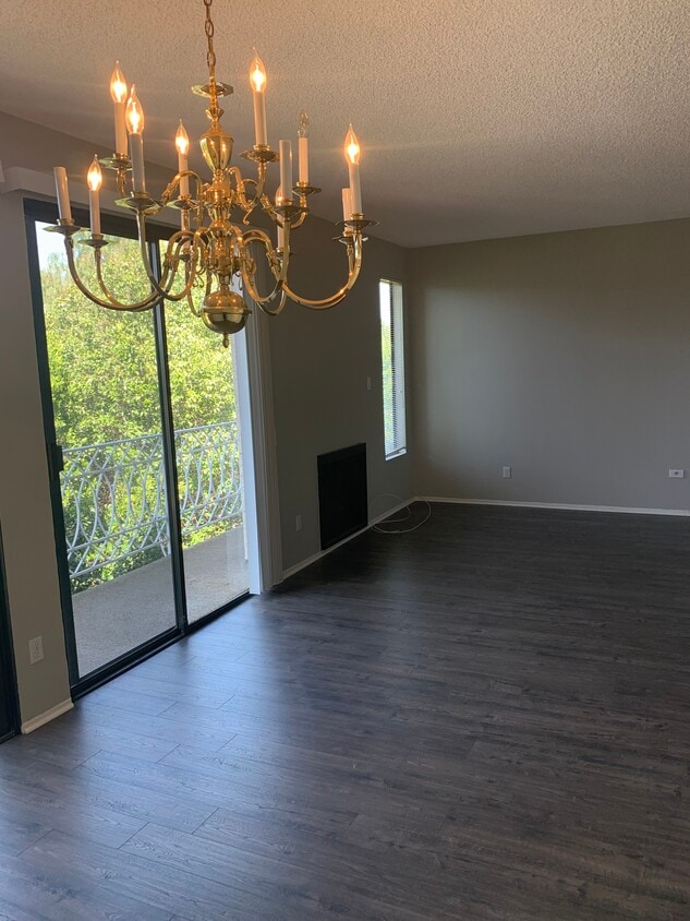 Foto principal - 19029 Nordhoff St