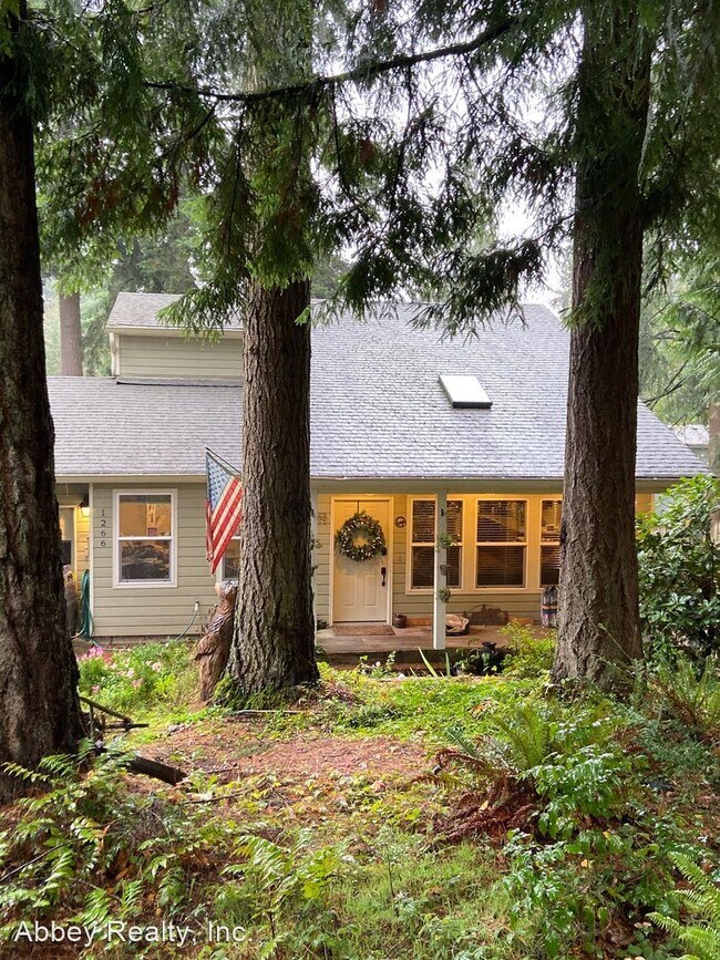 Building Photo - 3 br, 2 bath House - 1266 Bay Loop SW