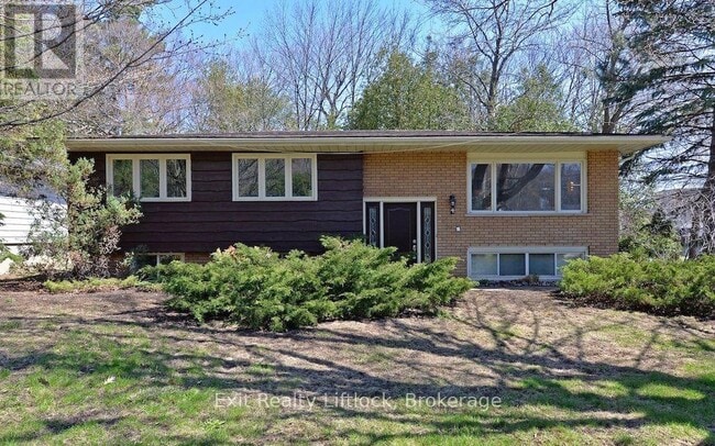 Building Photo - 4 Wallis Dr