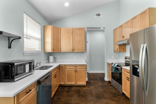 Foto del edificio - Fully Furnished 2-Bedroom, 2-Bathroom Duplex in Waco