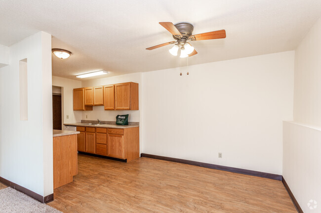 1BR, 1BA - 792 SF - Winding Hills Apartments