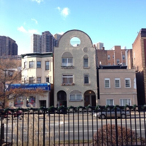 Foto del edificio - 900 River Rd