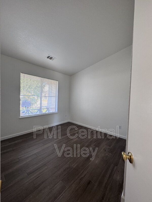 Foto del edificio - 1118 Cypress Hill Ln