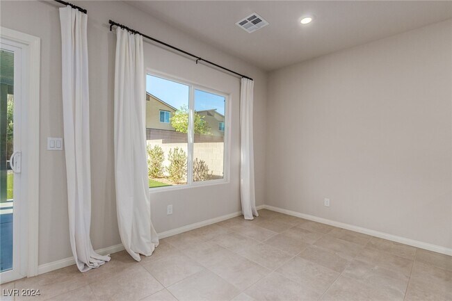 Building Photo - 4482 Zara Point Ave