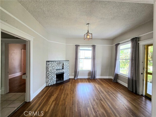 Building Photo - 298 N 6th Ave