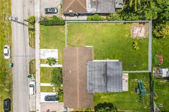 Building Photo - 522 SW 78th Ave