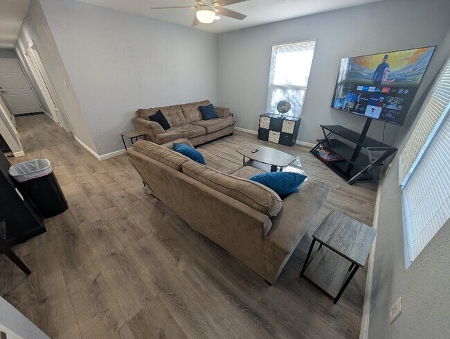 Foto del edificio - 1303 Colby Ave