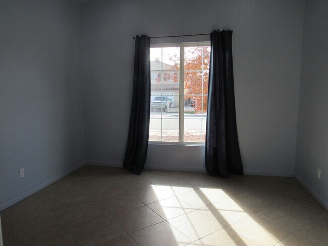 Building Photo - (APPLICATION PENDING) Large East Lancaster...