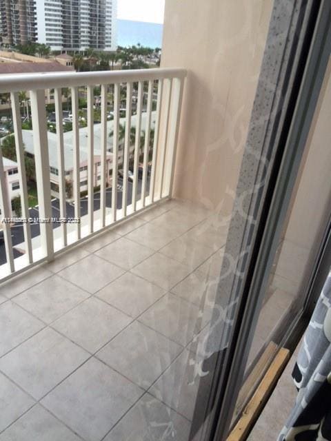 Building Photo - 3161 S Ocean Dr