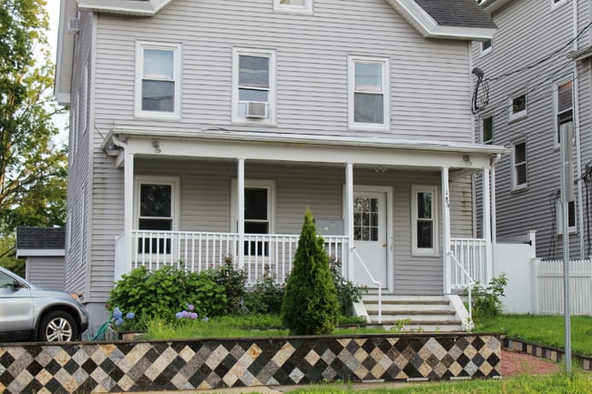 Building Photo - 189 Irving St