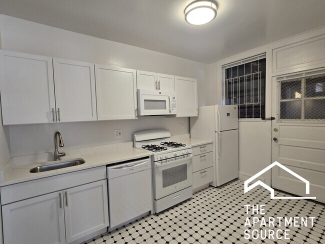 Photo - 1503 W Chase Ave Apartment