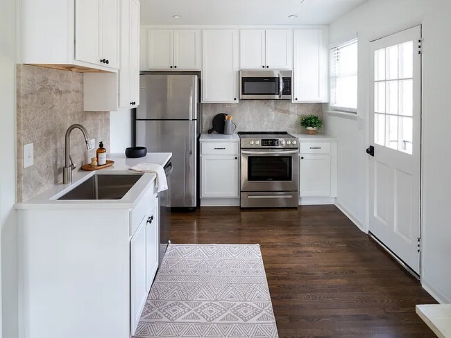 Foto del edificio - 205 Leake Ave