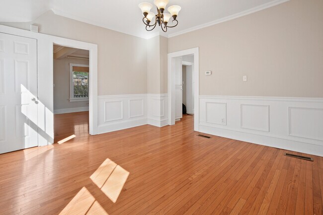 Building Photo - 101 Mills St