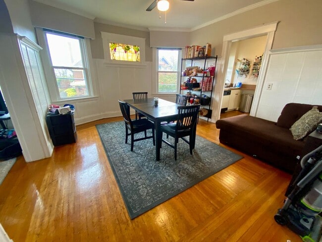 Photo - 2430 Fairview Ave Apartment