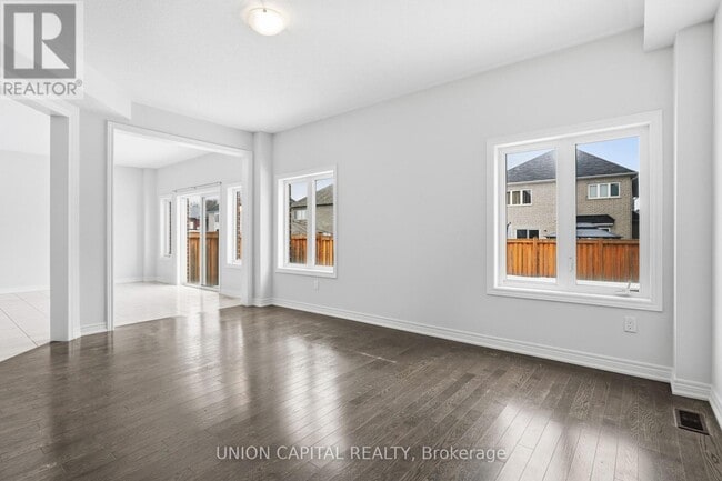 Building Photo - 943 Larter St