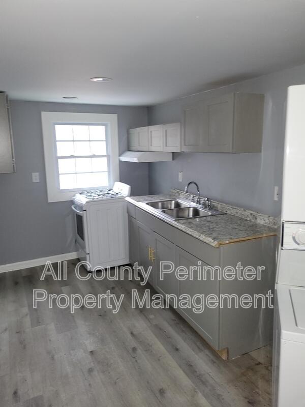 Building Photo - 2308 Lakewood Ave SW