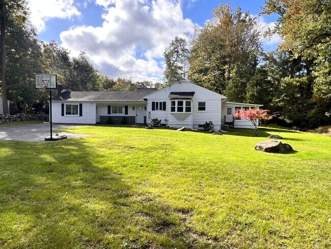 Building Photo - 267 Thunder Hill Dr
