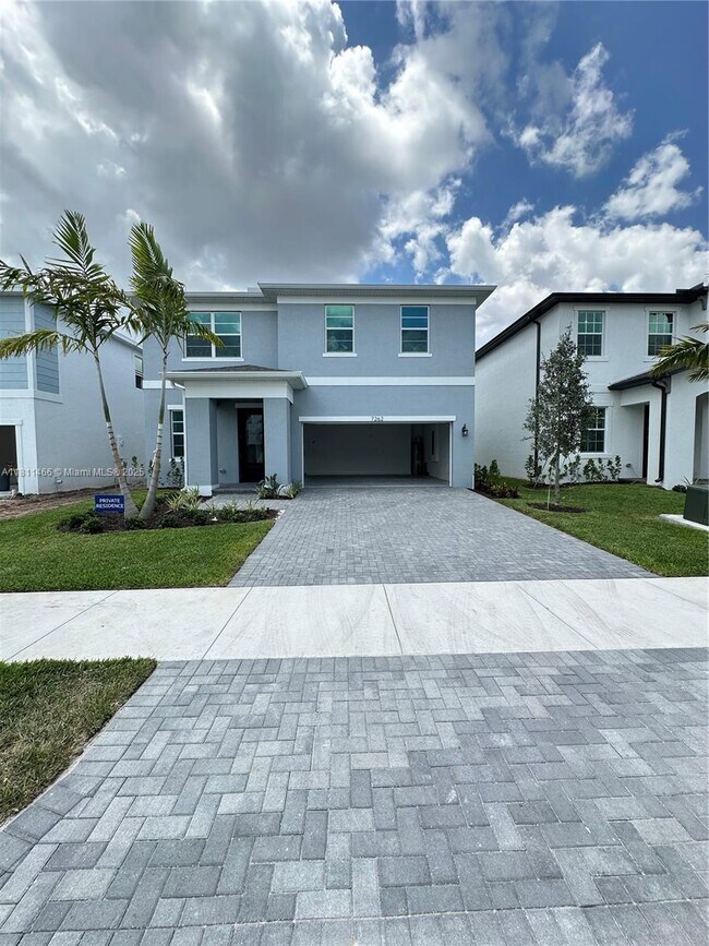 Foto del edificio - 7262 Lenora Ln