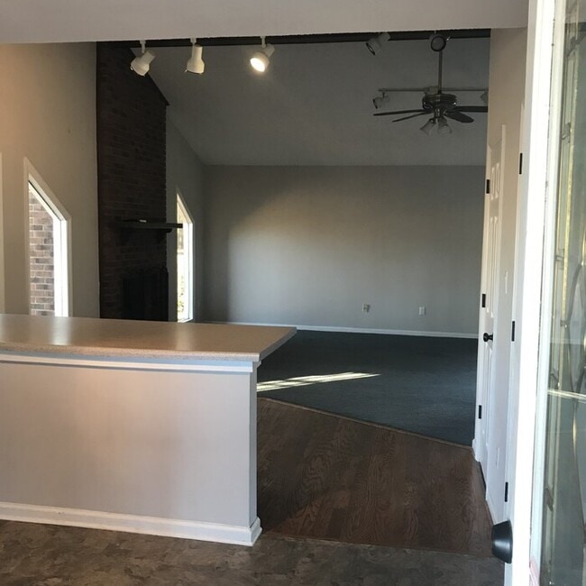 Building Photo - 1310 Woodard Rd