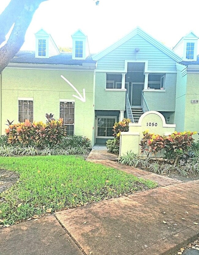 Building Photo - 1050 Crystal Way