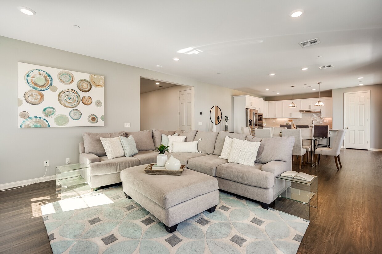 Foto principal - 8621 Lake Ashmere Dr