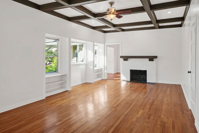 Foto del edificio - 5199 Ellenwood Dr