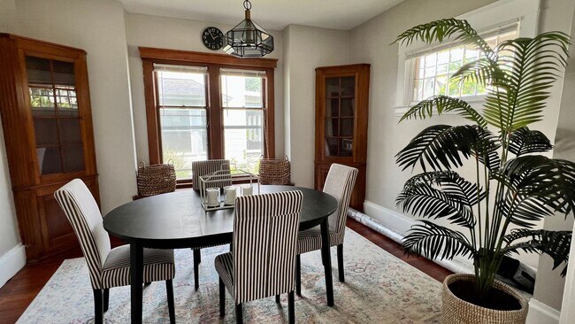 Foto del edificio - 531 Glenwood Ave SE