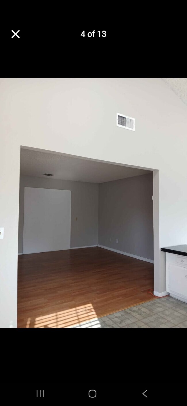 Foto del edificio - 12864 Raintree Ct