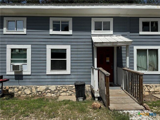 Foto del edificio - 1108 W McCarty Ln