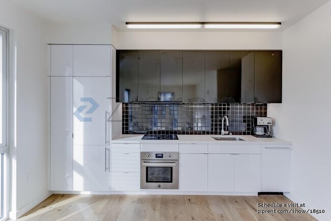 Foto del edificio - 388 Fulton St