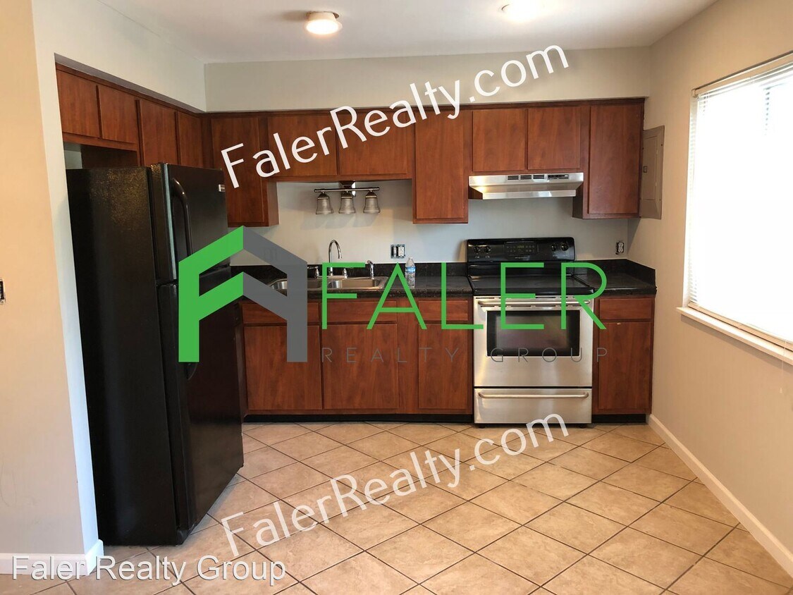 Primary Photo - 3 br, 2 bath House - 5680 W. Coach E (#191)