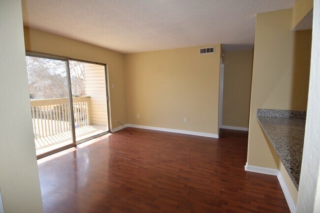 Foto del edificio - 6747 Quail Hollow Ct