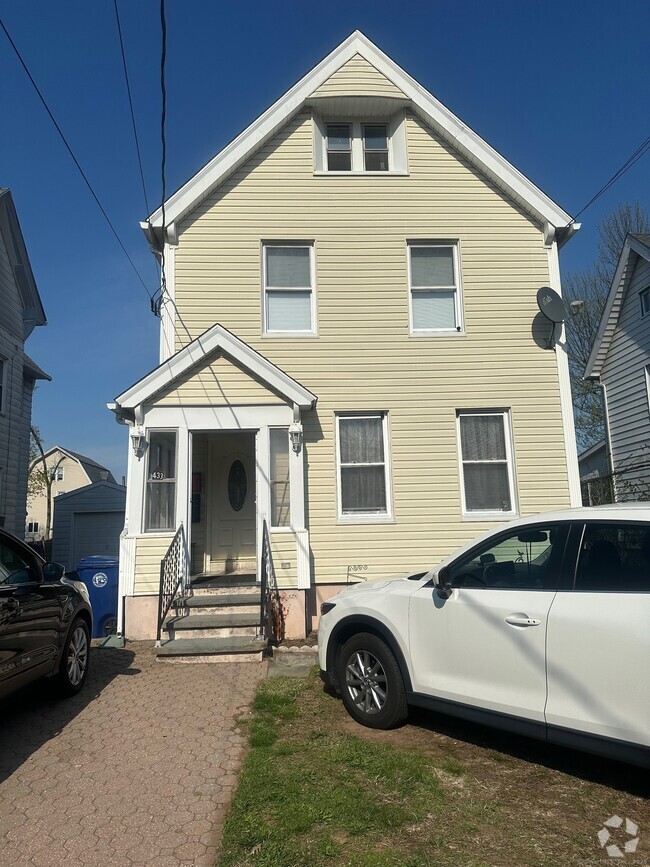 Building Photo - 433 3rd Ave