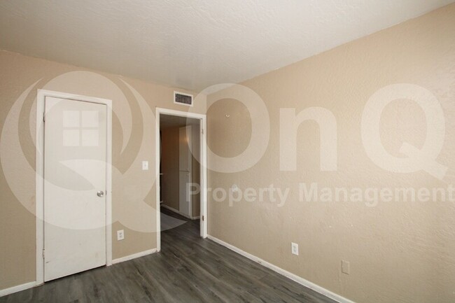 Building Photo - 1444 N 54th Ave