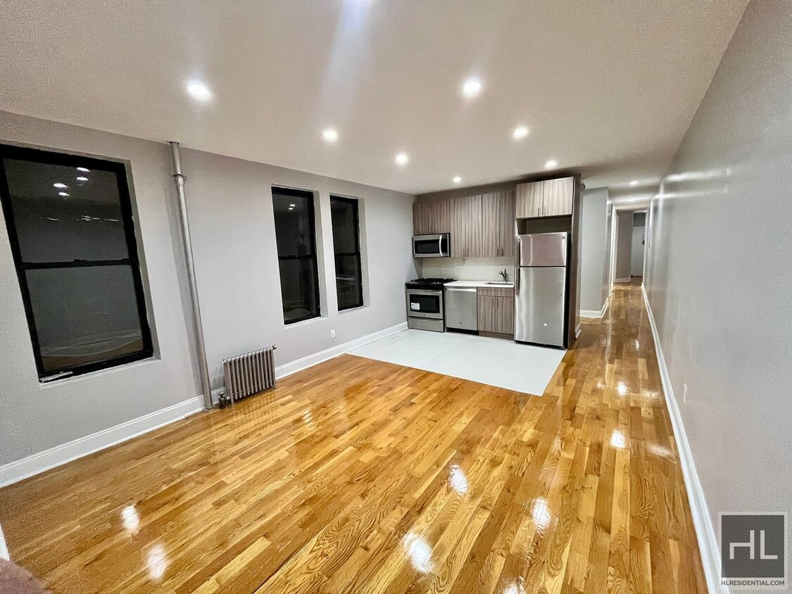 Foto principal - WEST 180 STREET, NEW YORK