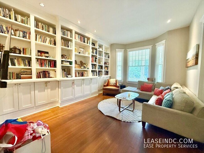 Foto del edificio - 3307 18th St NW