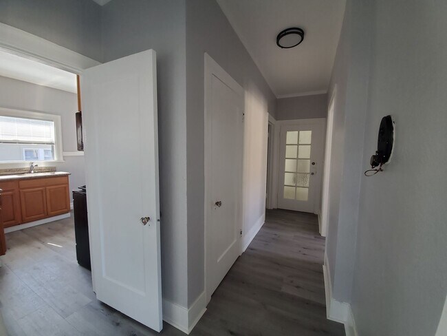 Foto del edificio - 4130 Webster St