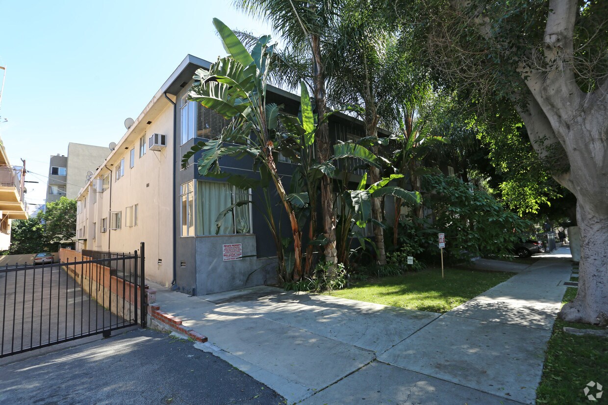 1760 El Cerrito PL. Apartments in Los Angeles, CA