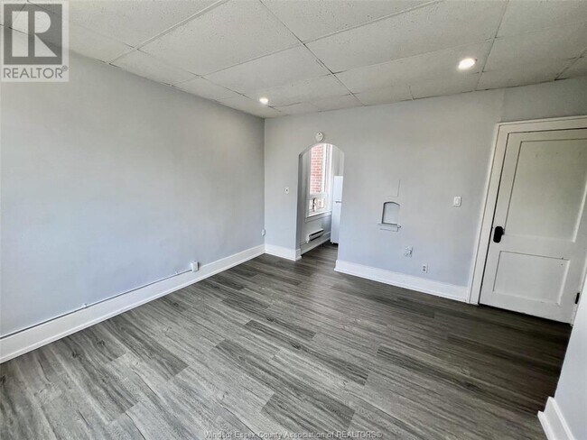 Photo du bâtiment - 1495 Gladstone Ave