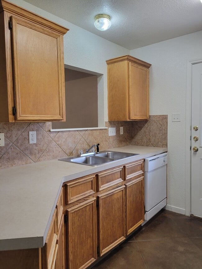 Foto del edificio - 3503 Dustin Ct